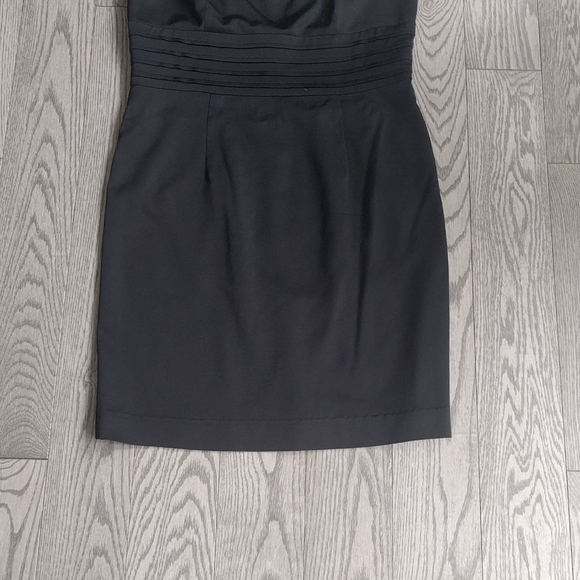 Absolutely Beautiful dress by Josef 🌸🍀🍀 - Picture 3 of 16